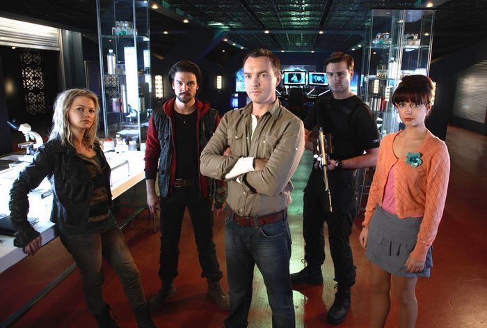 Hannah Spearritt and cast in a science lab