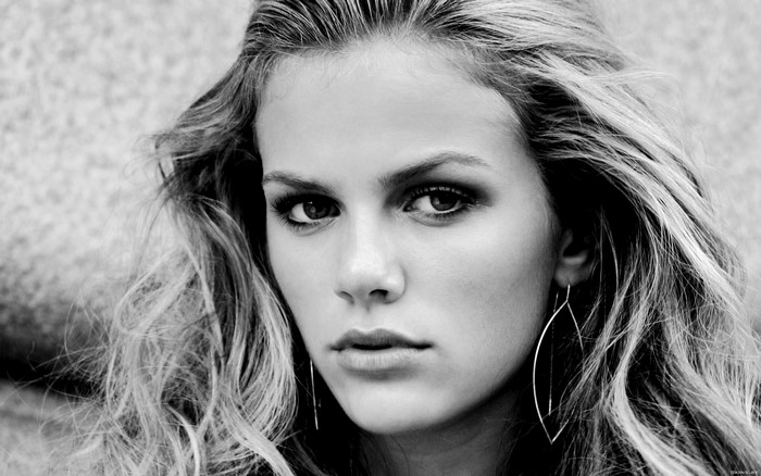 Brooklyn Decker portrait