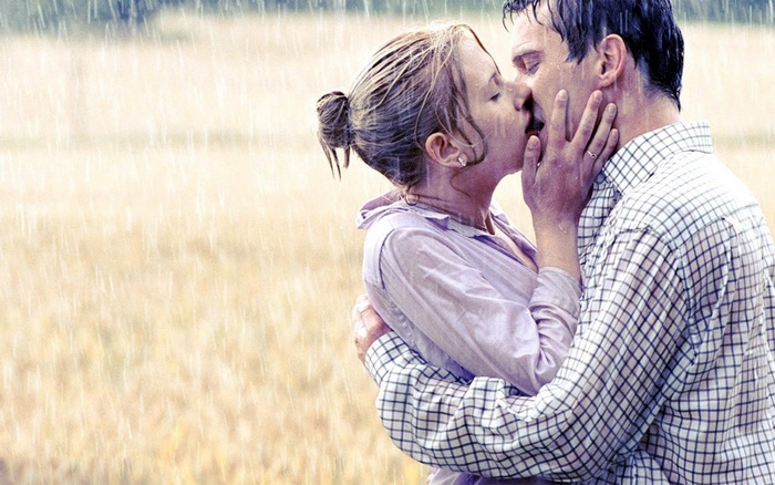 Jonathan Rhys Meyers kissing in the rain