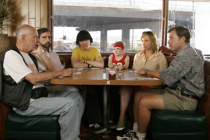 Little Miss Sunshine cast at a diner