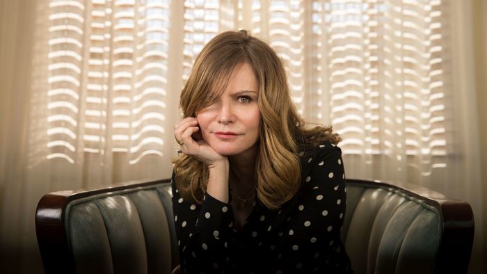 Jennifer Jason Leigh