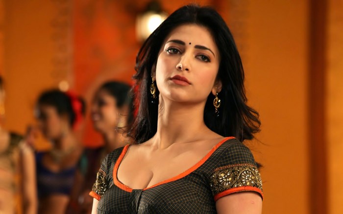 Shruti Haasan in traditional Indian attire
