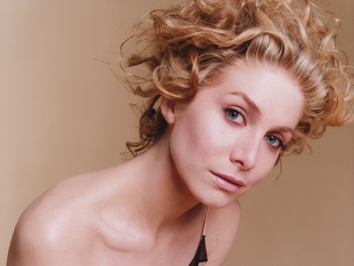 Elizabeth Mitchell portrait