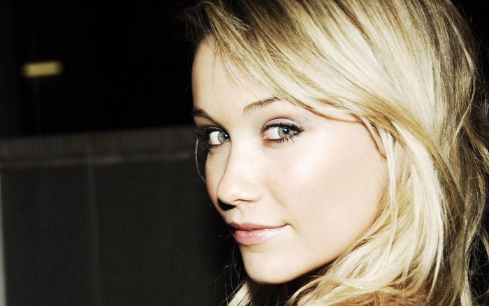 Katrina Bowden portrait