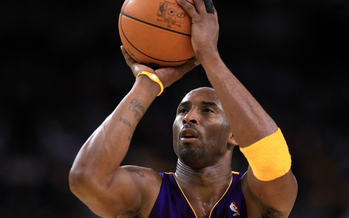 Kobe Bryant shooting a basketball