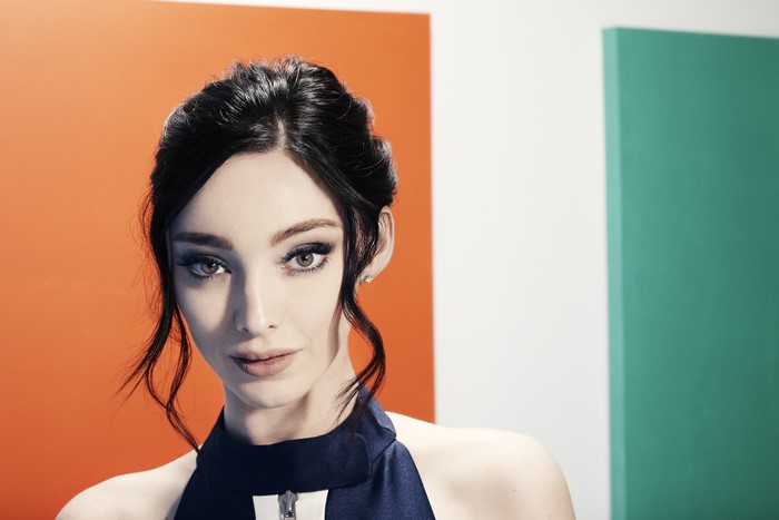 Emma Dumont portrait