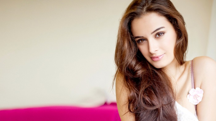 Evelyn Sharma