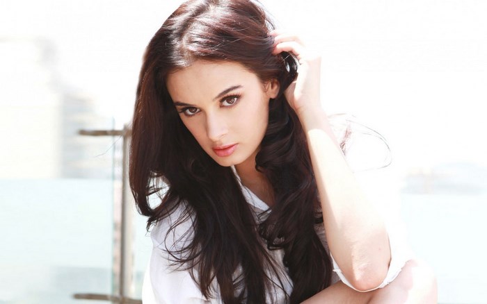 Evelyn Sharma posing for a photoshoot