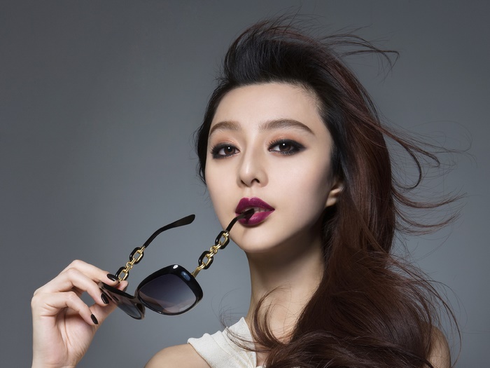 Li Bingbing with Sunglasses