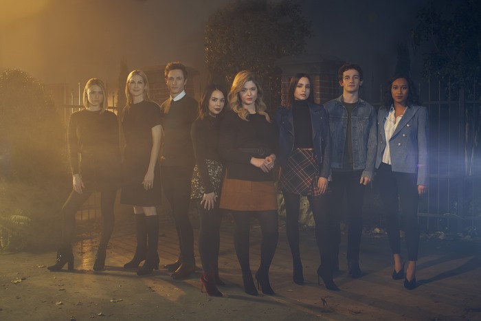 Sasha Pieterse and cast from Pretty Little Liars