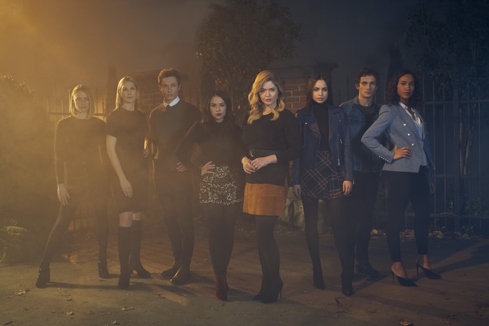 Sasha Pieterse and cast from Pretty Little Liars