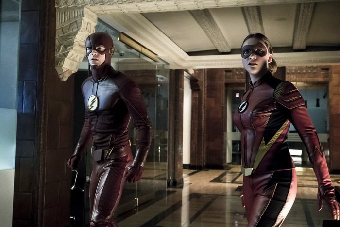 The Flash and Jesse Quick in hallway