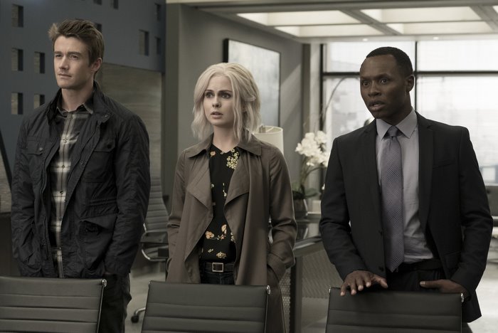 Malcolm Goodwin, Rose McIver, and Rahul Kohli in an office