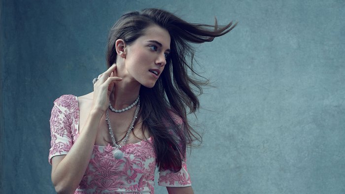 Allison Williams in Pink Dress with Diamond Jewelry
