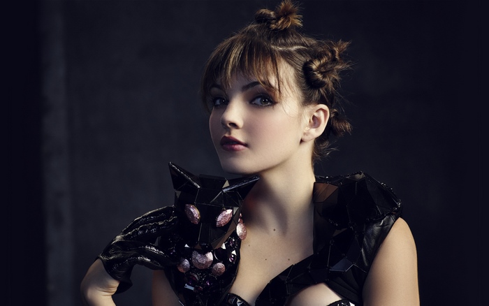 Camren Bicondova in a black costume