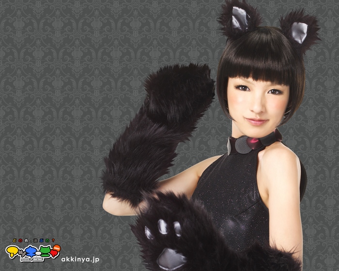 Akina Minami in bear costume