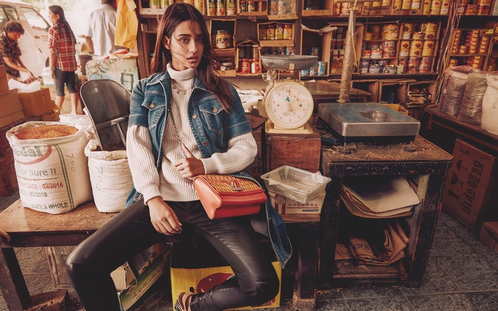 Disha Patani in a market