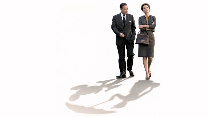 Emma Thompson and Tom Hanks walking