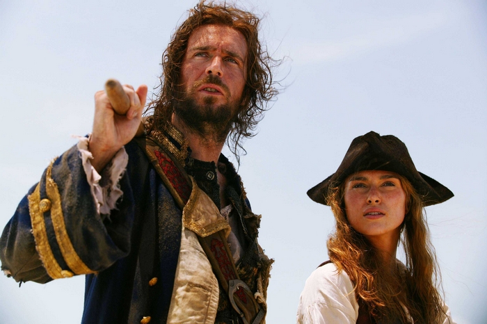 Jack Davenport and Keira Knightley as pirates