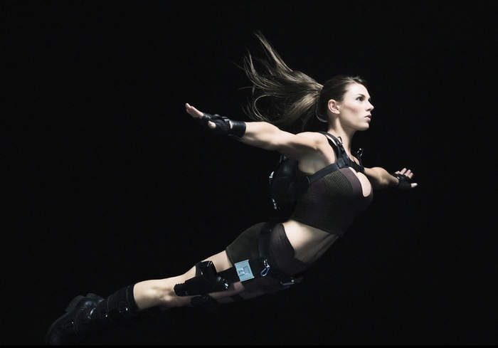 Lara Croft in action pose