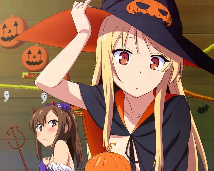 Mashiro Shiina and friend in Halloween costumes