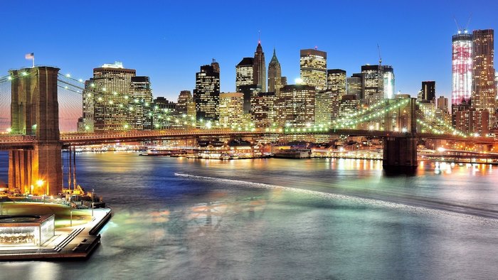 Brooklyn Bridge and Manhattan Skyline at Night