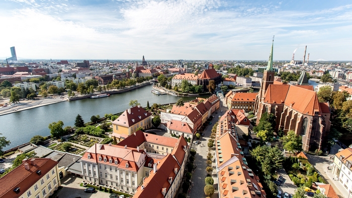 Wroclaw cityscape with river and cathedral