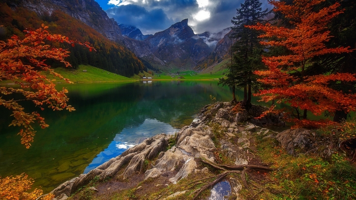 Tranquil Autumn Lake and Mountain View