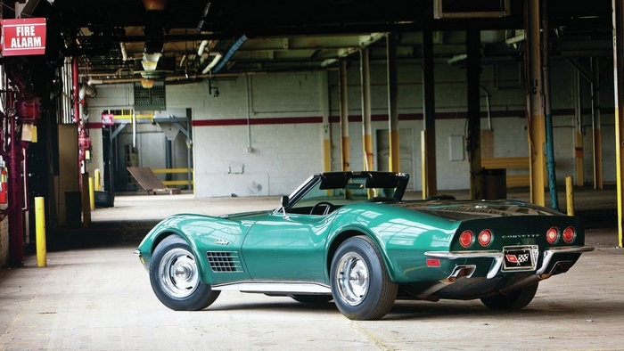 Green Chevrolet Corvette C3 Stingray Convertible