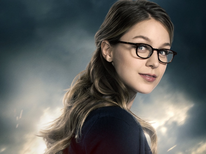 Supergirl Melissa Benoist wearing glasses