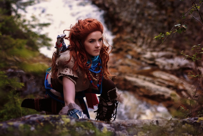Aloy from Horizon Zero Dawn in forest