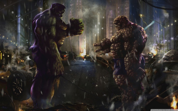 The Hulk vs. The Thing in a city
