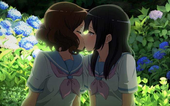 Kumiko Oumae kissing another girl