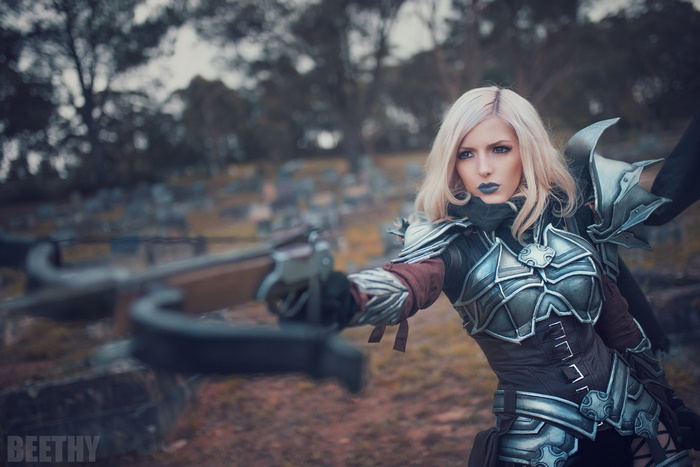 Demon Hunter from Diablo III with a crossbow