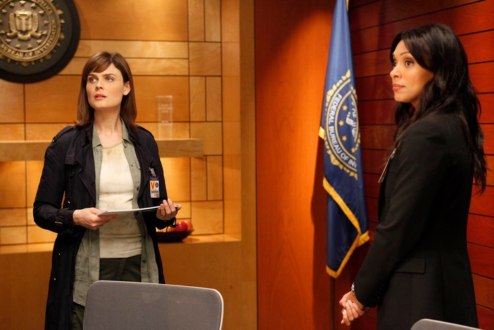 Temperance Brennan and Agent Hayes in FBI office
