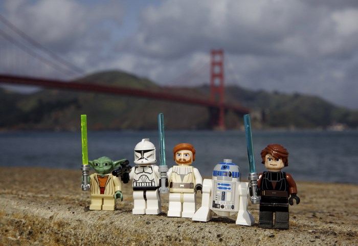 Lego Star Wars figures at Golden Gate Bridge