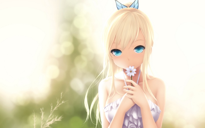 Sena Kashiwazaki holding a flower