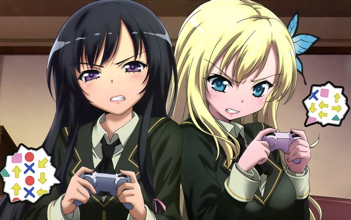 Sena Kashiwazaki playing video games