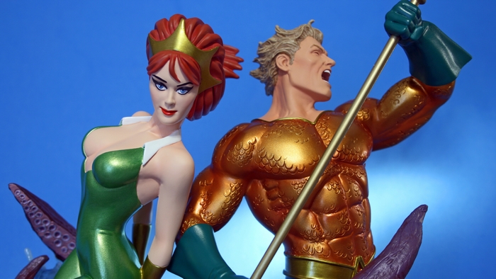 Aquaman and Mera statues