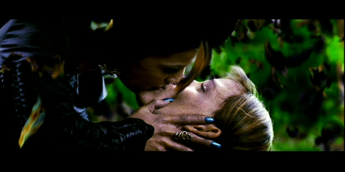 Elektra Intense Kiss Scene