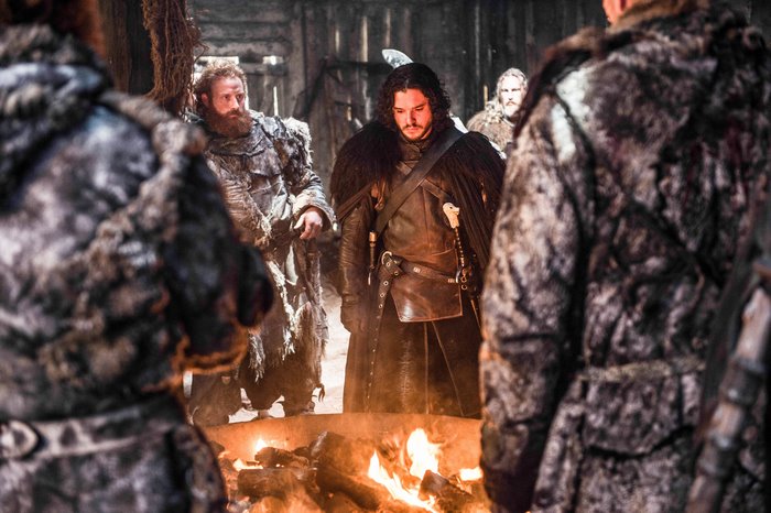 Tormund Giantsbane and Jon Snow by a campfire