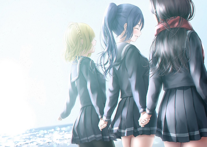 Kanan Matsuura and friends by the sea