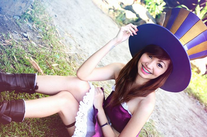 Caitlyn from League of Legends cosplay