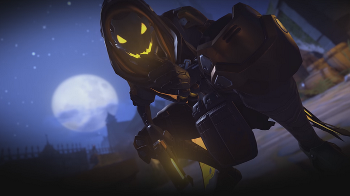 Reaper from Overwatch in Halloween costume