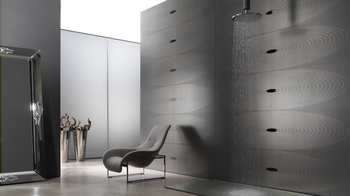 Modern bathroom with shower and decorative wall