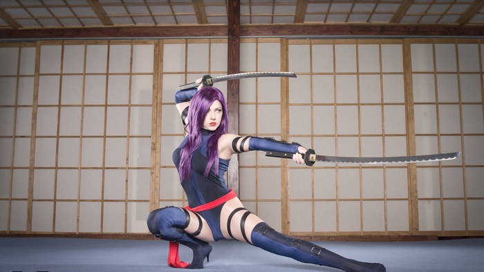 Psylocke from Marvel Comics with katanas