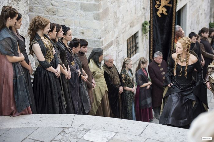 Margaery Tyrell and attendees in Game of Thrones