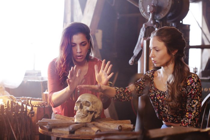 Wynonna Earp two women and a skull