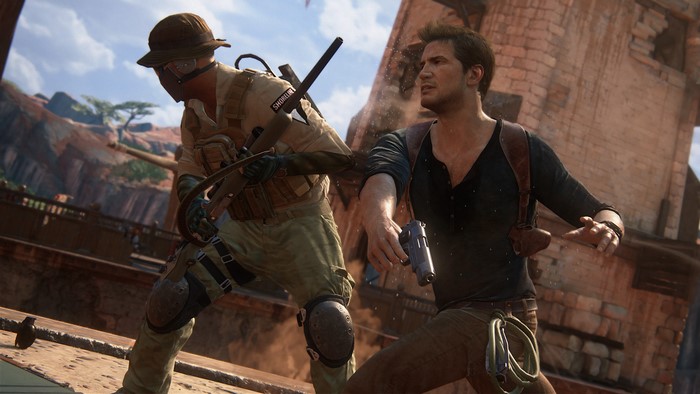 Nathan Drake in combat with an enemy