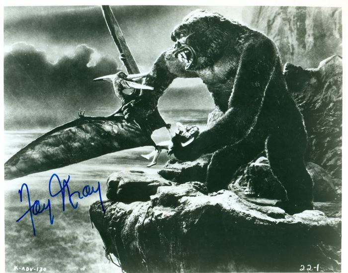 King Kong fighting a Pterodactyl